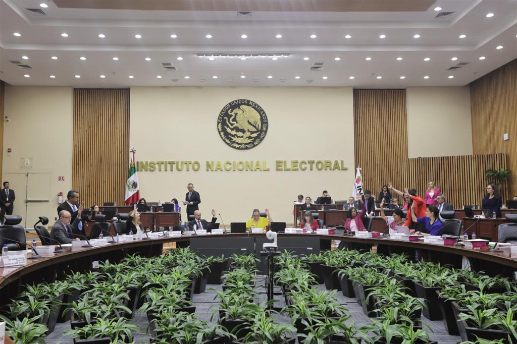 Aprueba INE periodos para tramitar la Credencial para Votar, con miras a elección de 2024